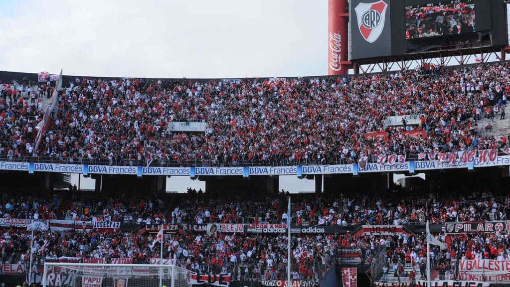 El Estadio Monumental repleto en un partido de la Liga Profesional. (Foto: Fotobaires).