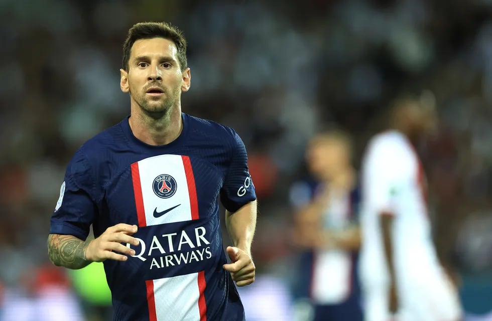 Lionel Messi entregó dos asistencias, una a Neymar y la otra a Mbappé y el PSG goleó al  Toulouse. (AP)
