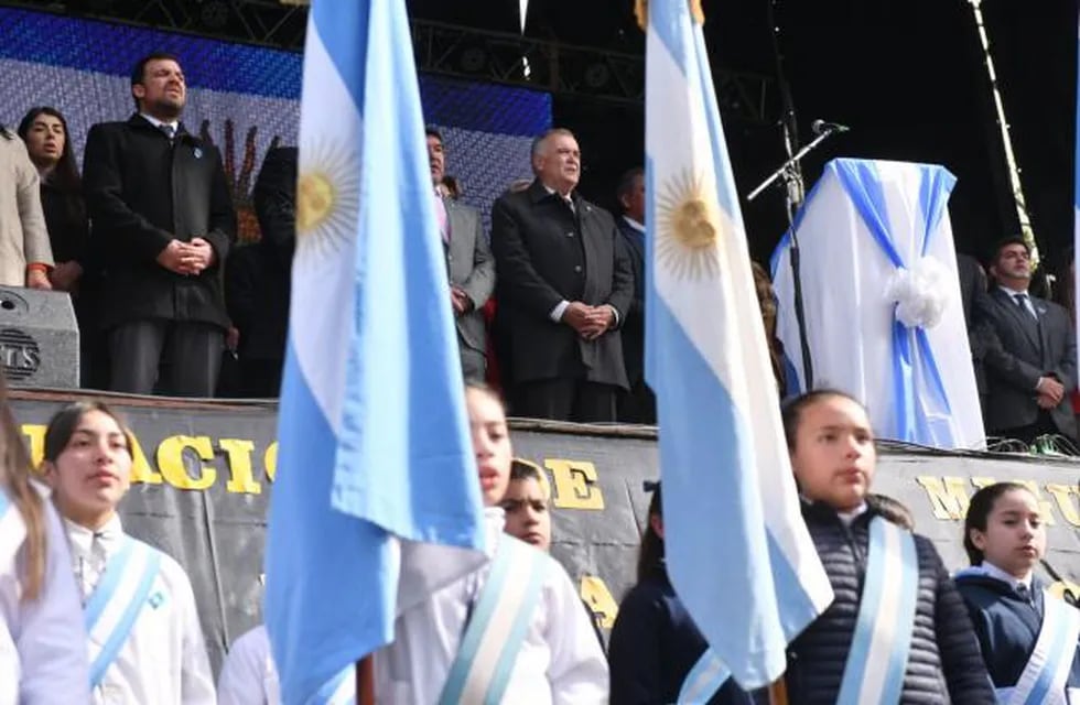 El gobernador Osvaldo Jaldo encabezó el acto conmemorativo por el 459° aniversario de la fundación de San Miguel de Tucumán.