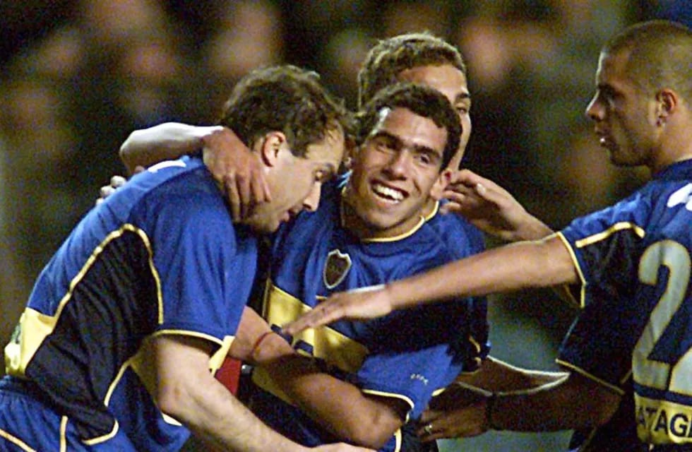 El exdelantero de la Roma fue compañero del "Apache" en la Copa Libertadores 2002.