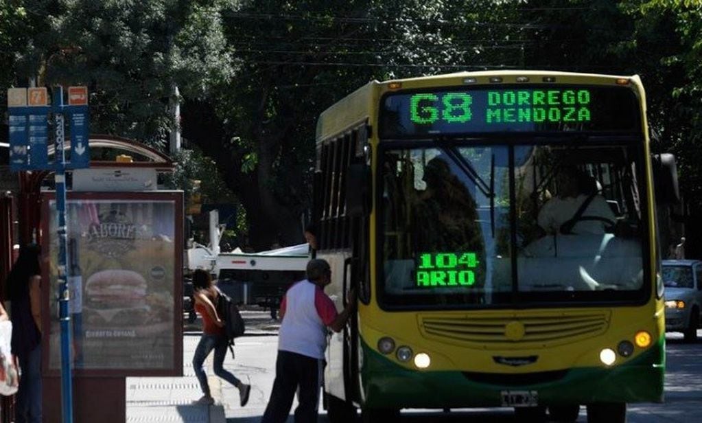 Aumenta el boleto de micro en Mendoza y se habla de un incremento del 40%.