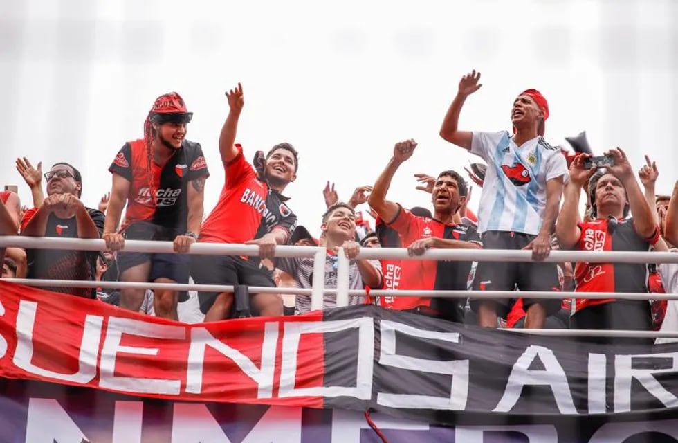 Los fanáticos del Negro vivieron una tarde histórica el año pasado en Asunción. (EFE)