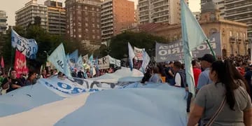 Marcha contra la Ley Bases en Rosario