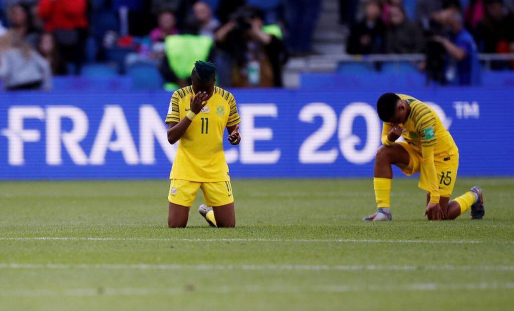 La estrella sudafricana Thembi Kgatlana, mejor jugadora de África en 2018 tras el gol (Foto: REUTERS/Phil Noble)