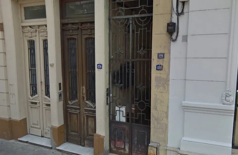 La clínica clandestina donde se practicaban abortos funcionaba en una casa de familia en MItre al 1200. (Google Street View)