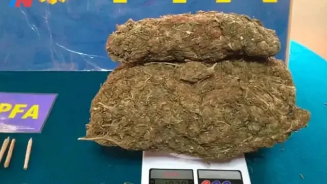 Alumnos de una escuela rural tenían un kilo de marihuana metido en un locker del colegio