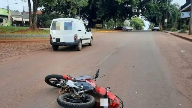 Motociclista herido tras chocar contra un auto en Oberá