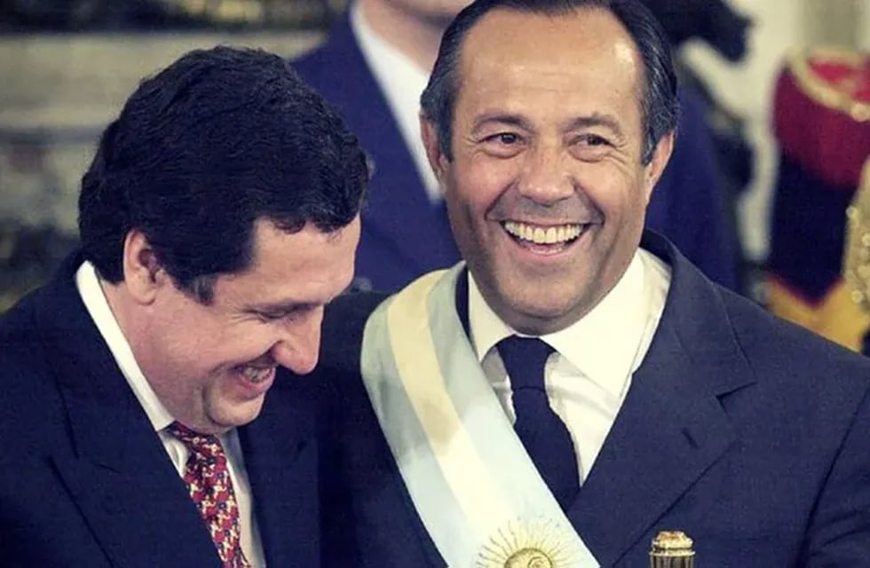 Alberto Rodríguez Saá asumiendo como presidente de la Nación Argentina. Año 2001