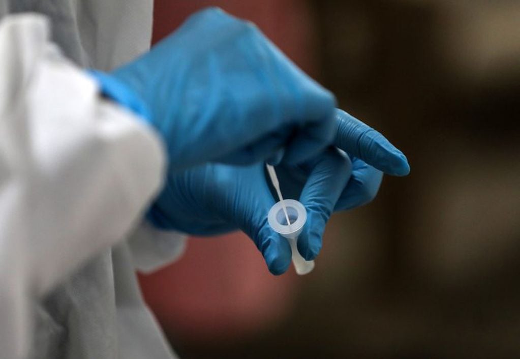 Por el brote de coronavirus se relanzó el Plan Detectar y se abrió un puesto fijo para hisopados, test comprados por la Municipalidad de El Calafate.
