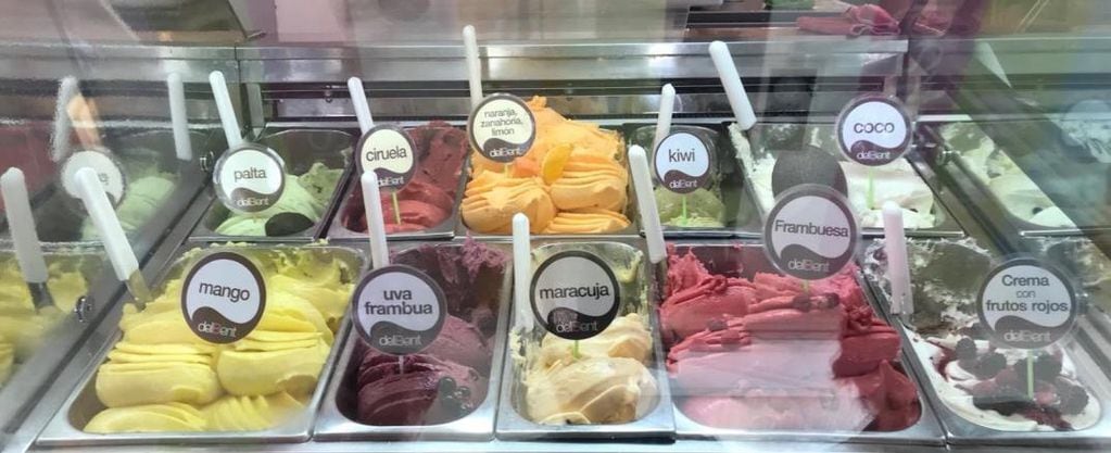 la heladería Rampoldi, de Bernal, tiene entre sus clásicos Alfajor Capitán