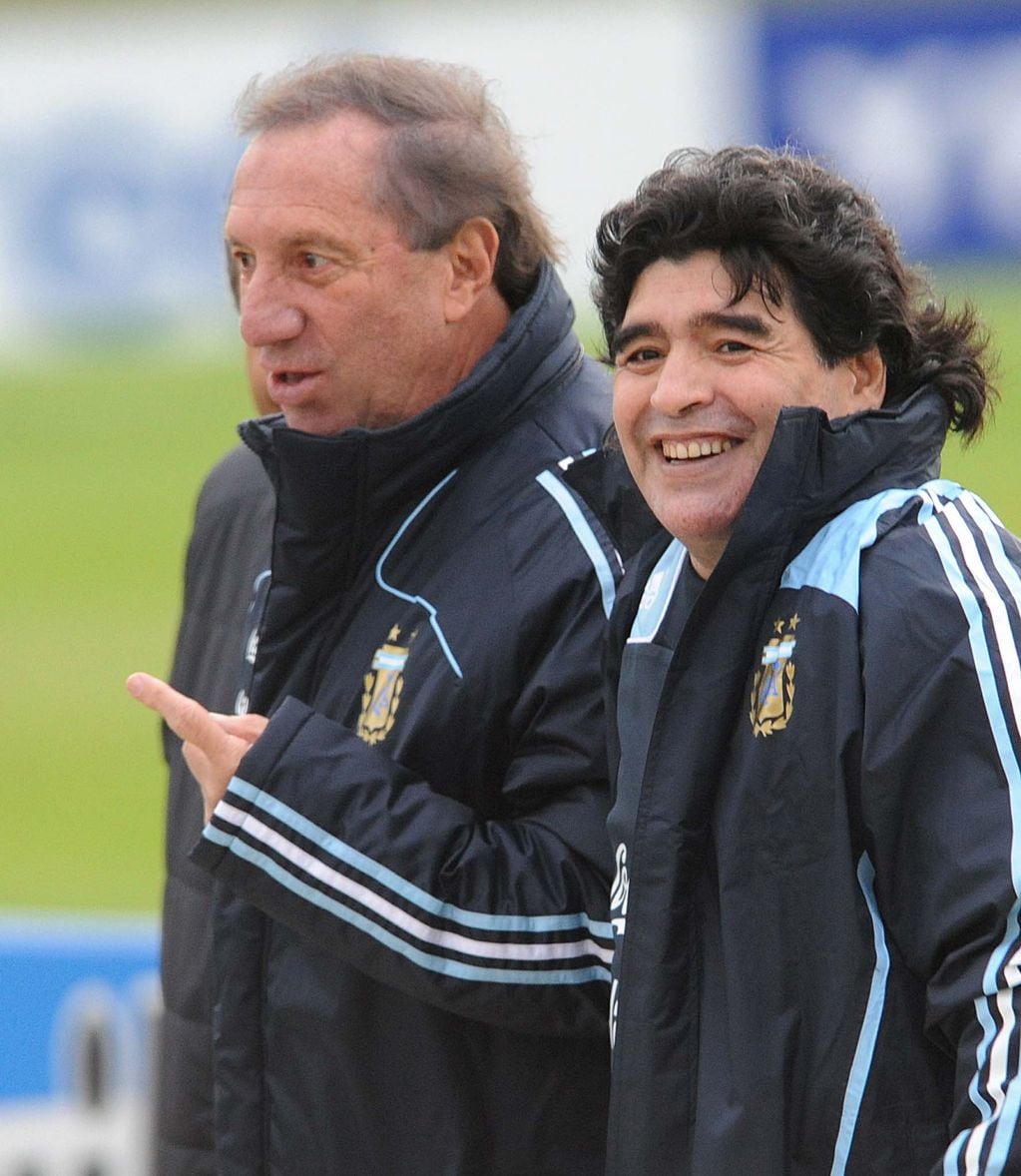 Carlos Bilardo y Diego Maradona en épocas en que el "10" dirigía a la Selección Argentina.