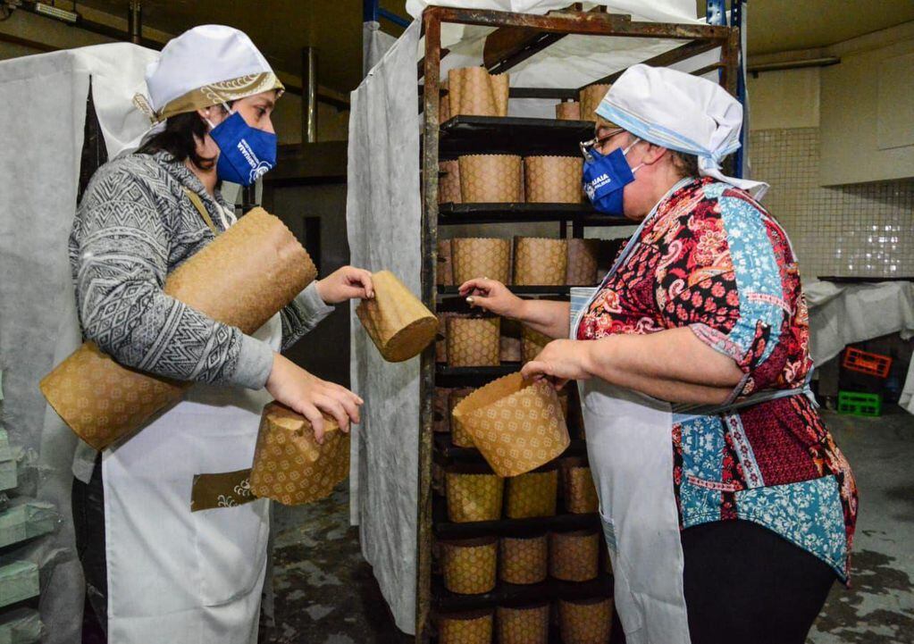 EL Municipio se encuentra elaborando pan dulce para entregar a las familias que asistió durante la pandemia.