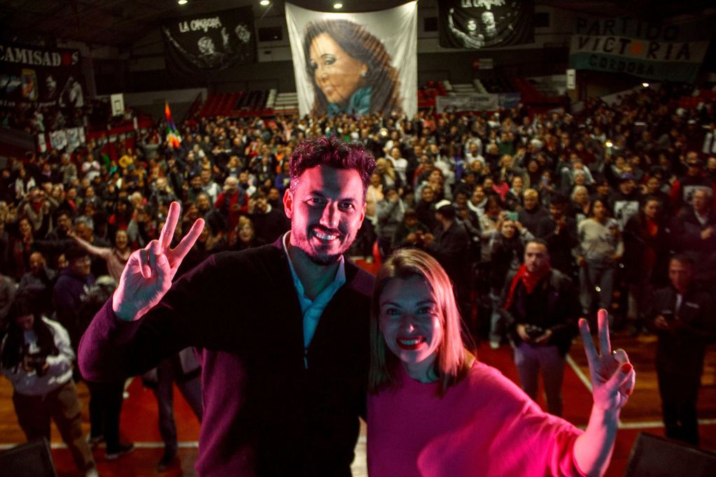 Elecciones 2023: Federico Alesandri y Gabriela Estévez, candidatos de Creo en Córdoba, en el cierre de campaña en el Club Unión Eléctrica. (Creo en Córdoba)