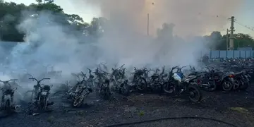 Un incendio consumió más de 150 motocicletas