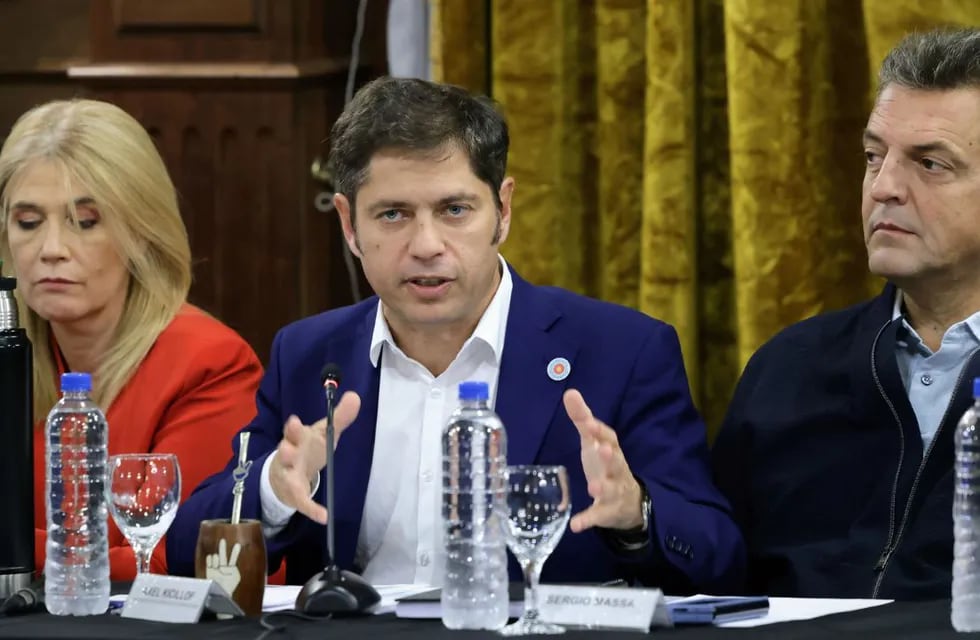 Sergio Massa, Axel Kicillof y Máximo Kirchner lideraron una cumbre del PJ bonaerense. Foto: Prensa.