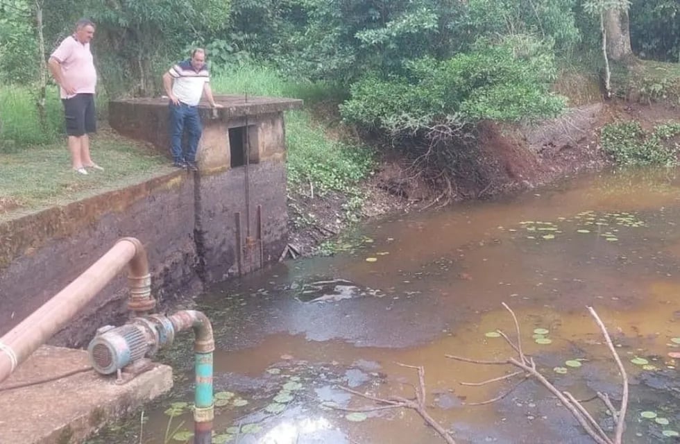 Bajante de la reserva de agua en Villa Bonita preocupa a los vecinos.