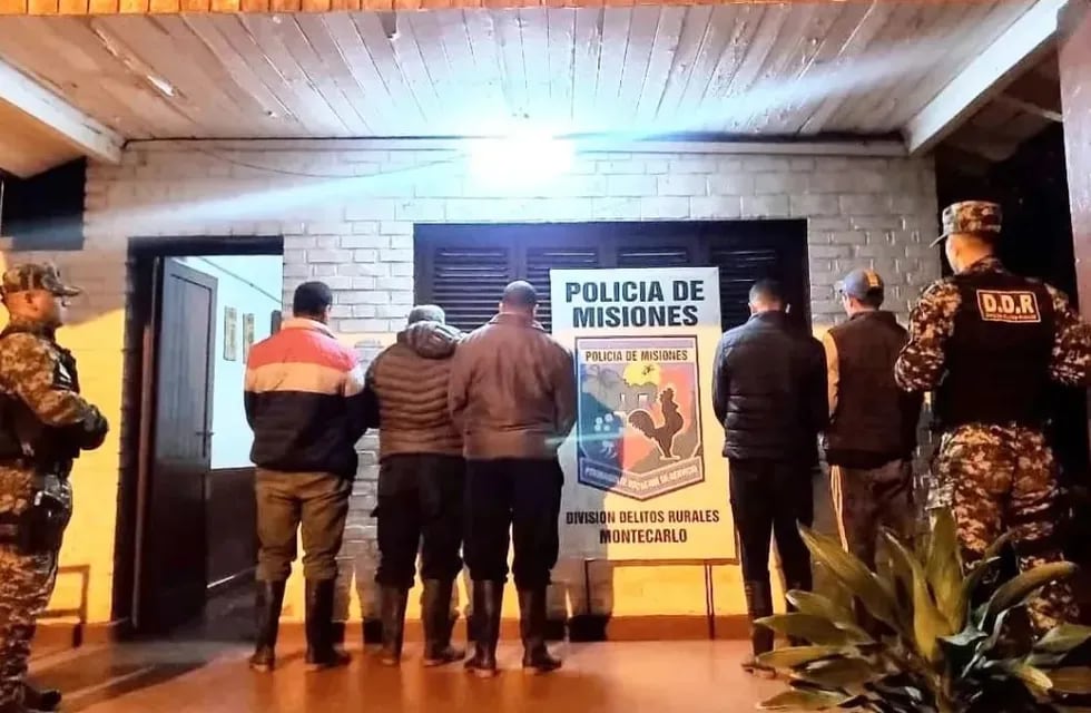 Cinco cazadores furtivos fueron detenidos en plena faena en Montecarlo.