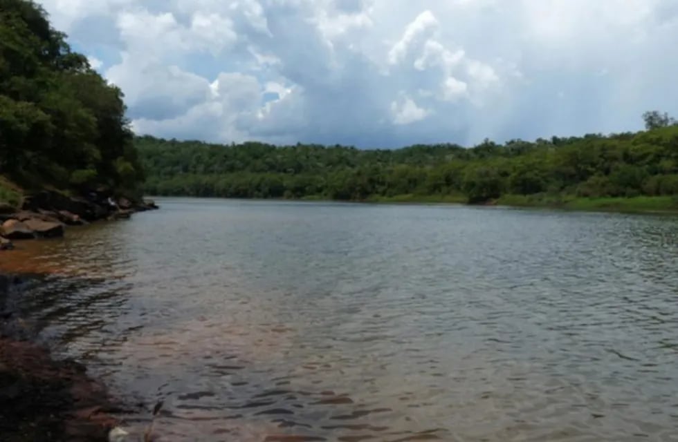 El cadáver apareció en las aguas del Paraná cerca del puerto de Piray.