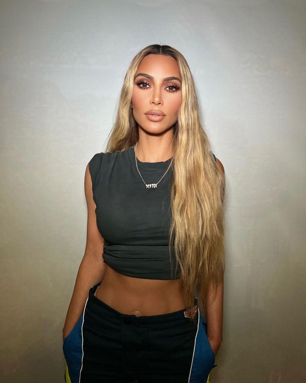 Kim Kardashian conquistó con su look.