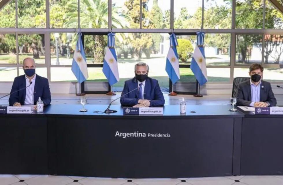 Alberto Fernández anunció la extensión del aislamiento junto a Horacio Rodríguez Larreta y Axel Kicillof. (Foto: Presidencia)