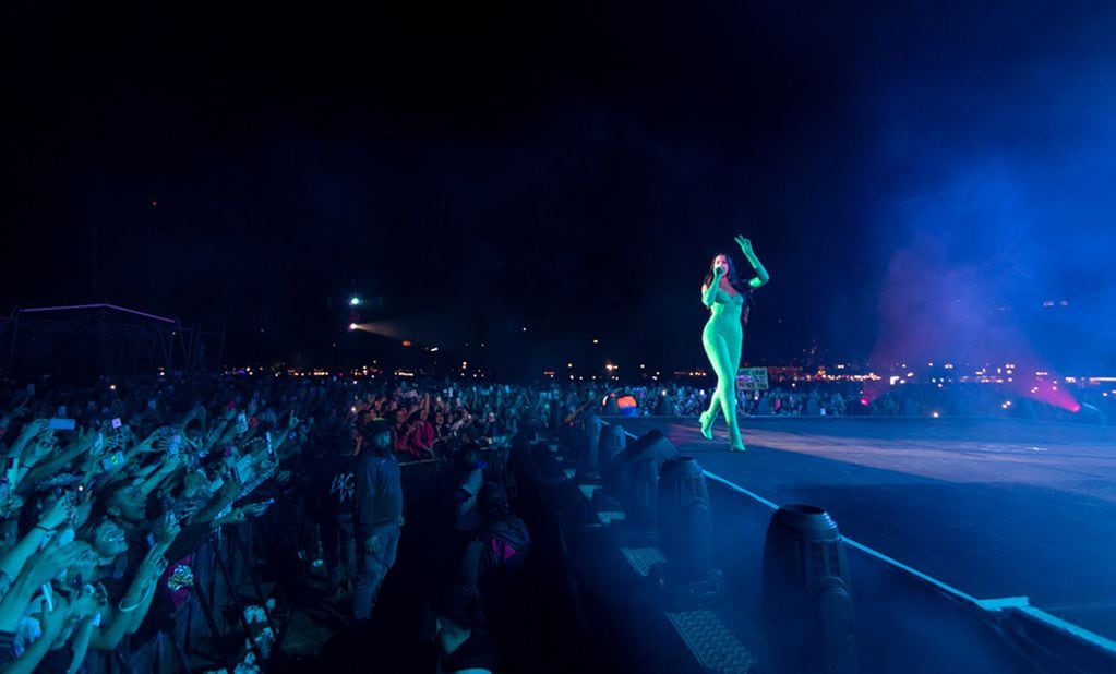 La cantante británica Dua Lipa brindó un show en el Campo Argentino de Polo en Buenos Aires.  (DF Entertainment)