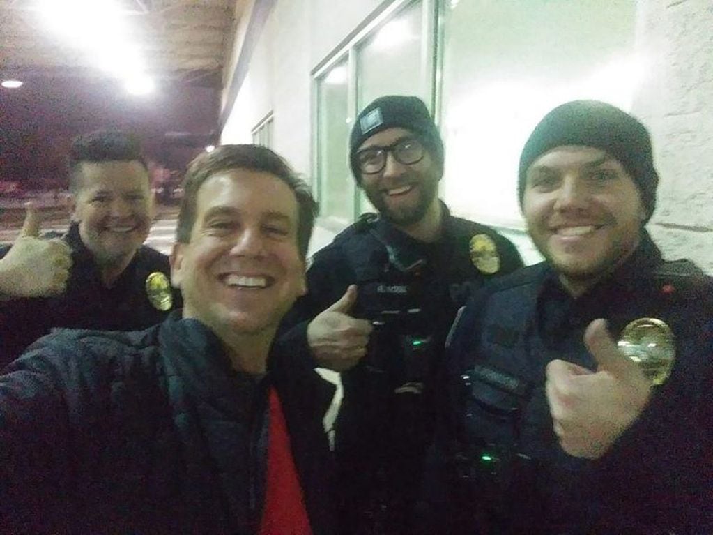 Dan Hill fue rescatado del gimnasio por la policía local (Foto: Facebook/ Dan Hill)