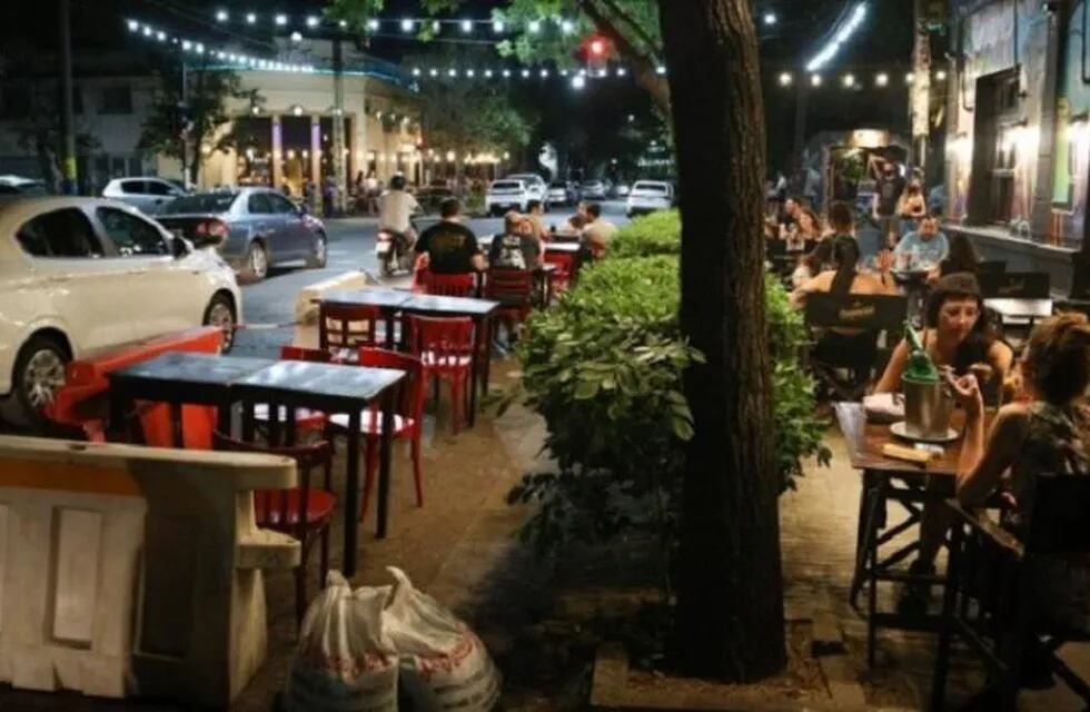 Presentar proyecto para extender veredas en bares y restaurantes en Eldorado.