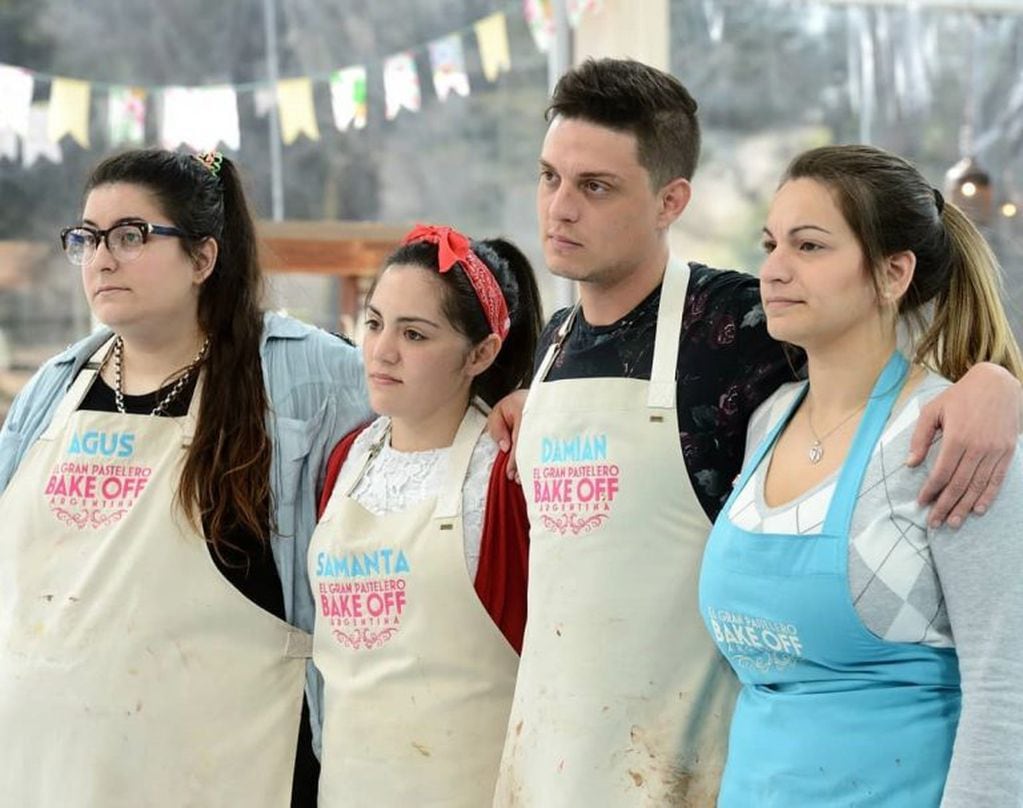 Agustina, Samanta, Damián y Agustina en la semifinal de Bake Off.
