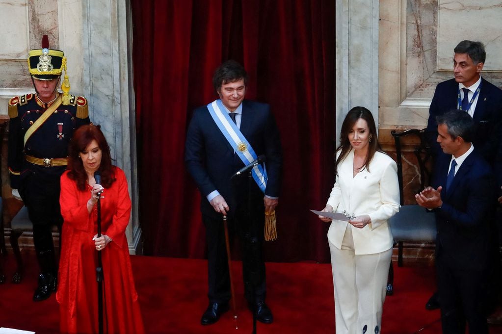 Cristina Kirchner evitó el contacto con su sucesora, Victoria Villarruel, durante el traspaso.