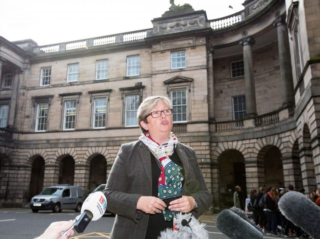 Edinburgh (United Kingdom), 30/08/2019.- (FILE) Scottish National Party Joanna Cherry QC MP speaks outside the Court of Session in Edinburgh, Scotland, Britain, 30 August 2019 (reissued 11 September 2019). Scottish appeal court judges have declared 11 September 2019 Prime Minister Boris Johnson'Äôs decision to suspend parliament in the run-up to the October Brexit deadline is unlawful. (Reino Unido, Edimburgo) EFE/EPA/ROBERT PERRY