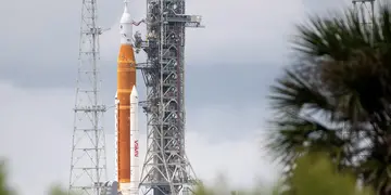 El SLS (Sistema de Lanzamiento Espacial), preparado para el despegue en Cabo Cañaveral, Florida.