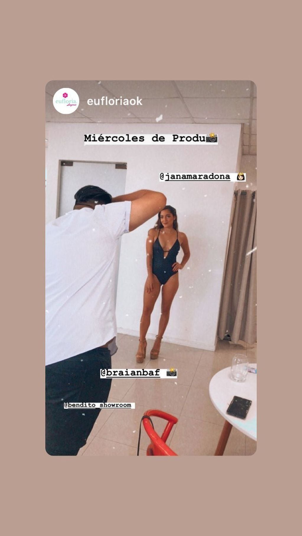 Jana Maradona protagonizó una ardiente producción en lencería (Foto: Instagram/ @eufloriaok)