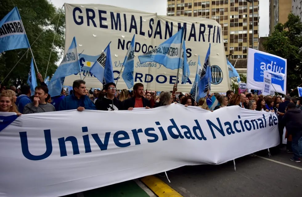 Marcha federal universitaria en Córdoba.