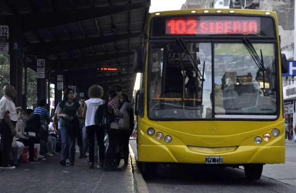 El lunes el transporte urbano de pasajeros circulará con cuadros horarios de medio día festivo