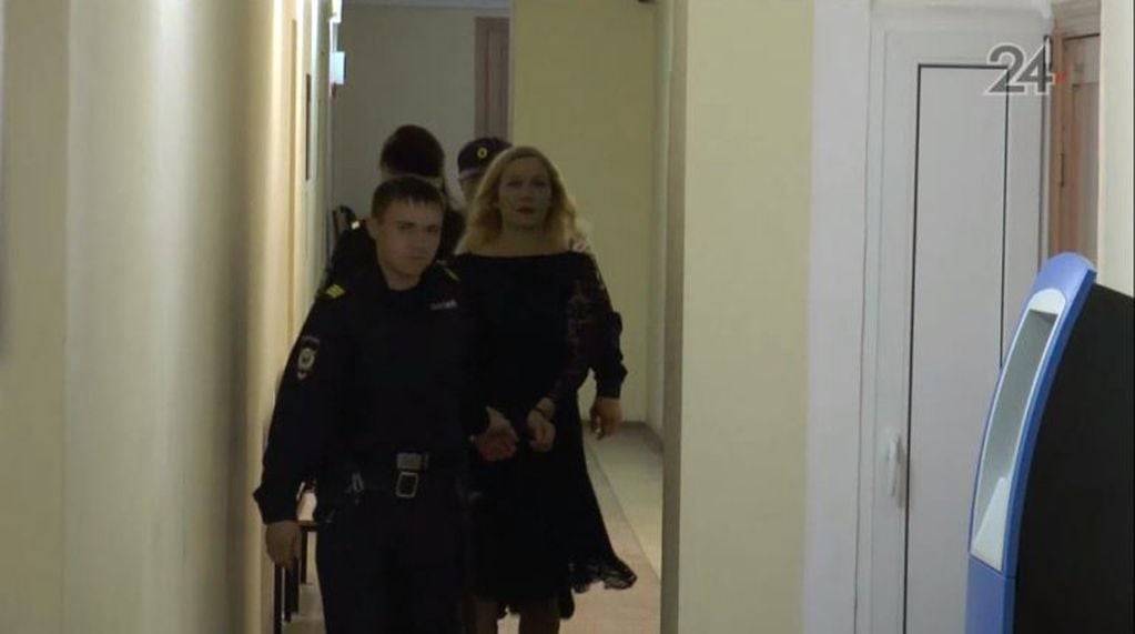 El juez a cargo del caso declaró culpable a Plaksina por haber lastimado a su marido mientras estaba dormido y no podía defenderse. (Foto: Captura de TV)