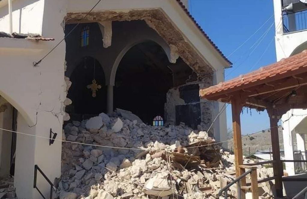 Daños tras el terremoto en Grecia,