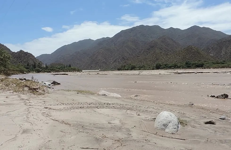 Los restos óseos que se sospecha serían de Fernando Reyes, oriundo de la provincia de Jujuy, fueron hallados a orillas del río de la localidad de Belén, Catamarca.