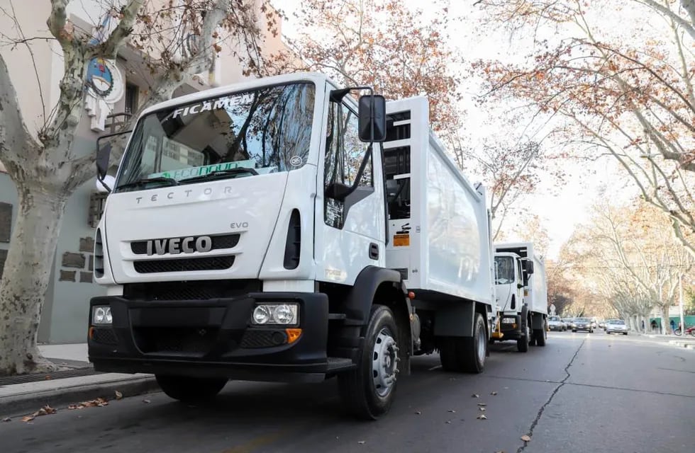 La comuna incorporó nuevos camiones para la recolección de residuos en San Rafael.