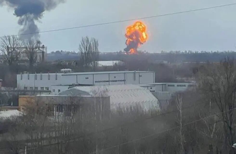 Rusia destruyó el aeropuerto de Vínnytsia en Ucrania.