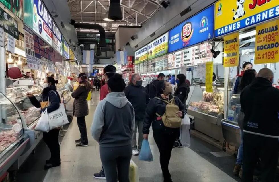 El tradicional lugar de compras recupera su fisonomía habitual.