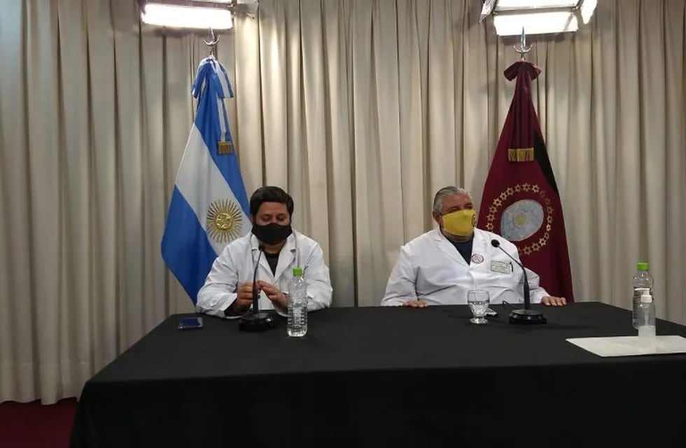 Juan José Esteban y Gustavo Rua durante una conferencia de prensa (Foto de Informate Salta)