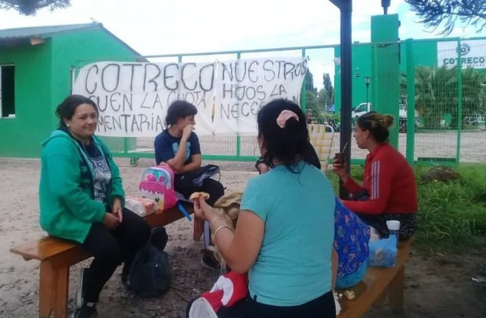 Las texparejas de los trabajadores de Cotreco amenazan con bloquear el egreso de camiones en Río Cuarto.