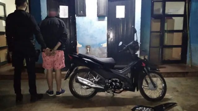 Joven detenido poco minutos después de robar una moto en Posadas