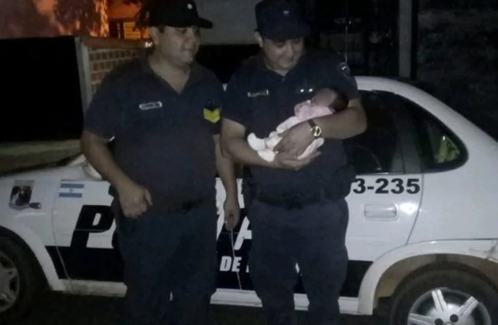 Policías hicieron RCP a una beba y la salvaron. (Policía de Misiones)