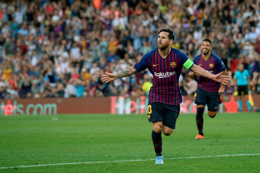 Lionel Messi celebra el gol que abrió el marcador. Foto: AFP.
