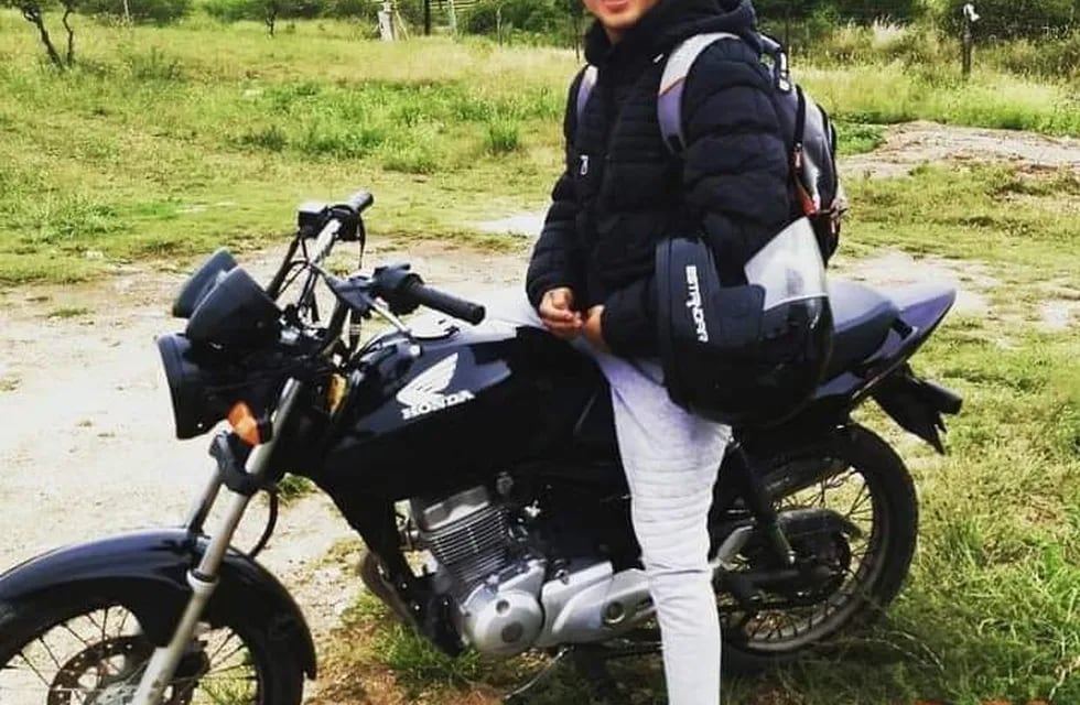 Agustín Ochoa, el joven fallecido tras el accidente en moto.