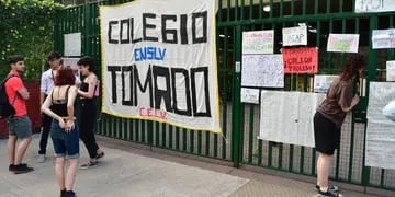 Toma de colegios en Buenos Aires
