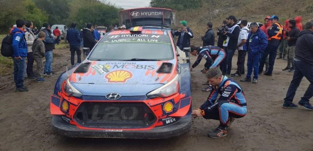 El belga Thierry Neuville manda en la general del Rally Mundial de Argentina. (La Voz)