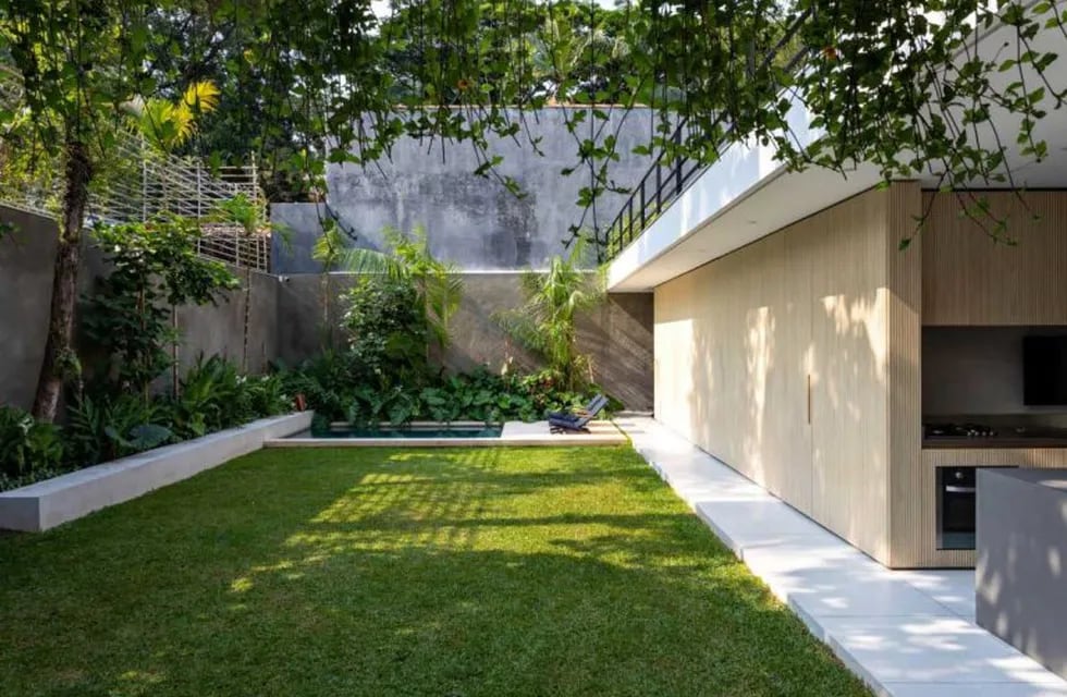 Balcón y patio interno de una casa