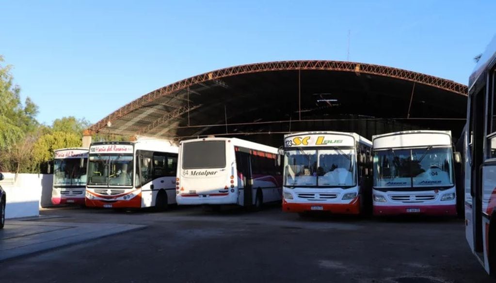 Paro total de las unidades de transporte público en San Luis. /La República.